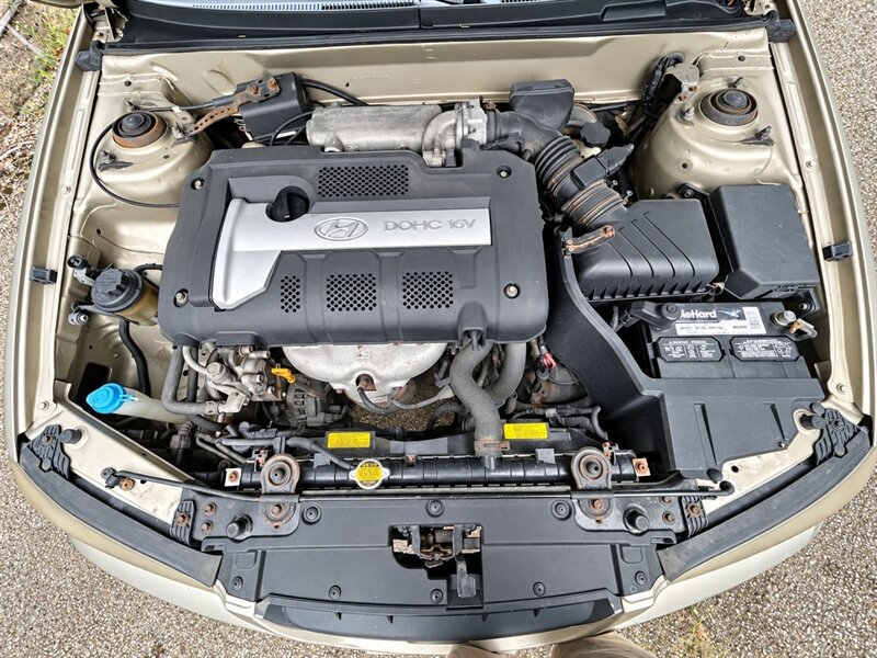 Used 2005 Hyundai Elantra GLS FWD image 16
