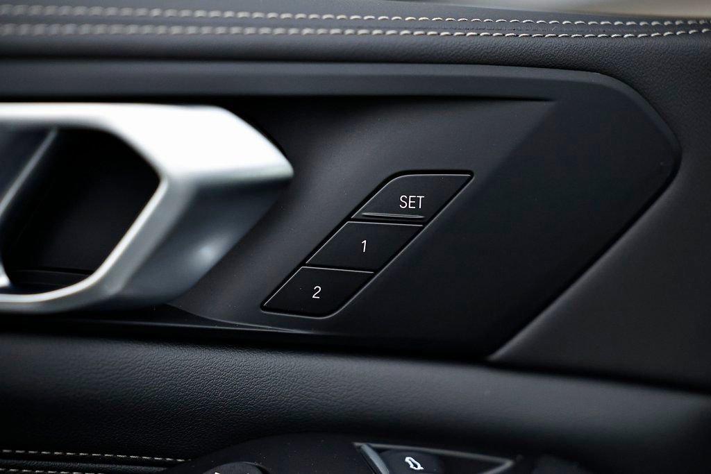 New 2026 BMW X5 xDrive40i w/ M Sport Package image 17