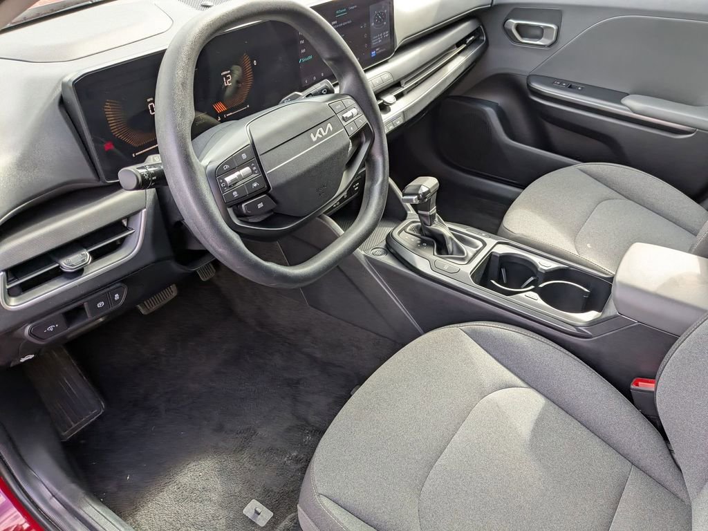 Used 2025 Kia K4 LXS image 15