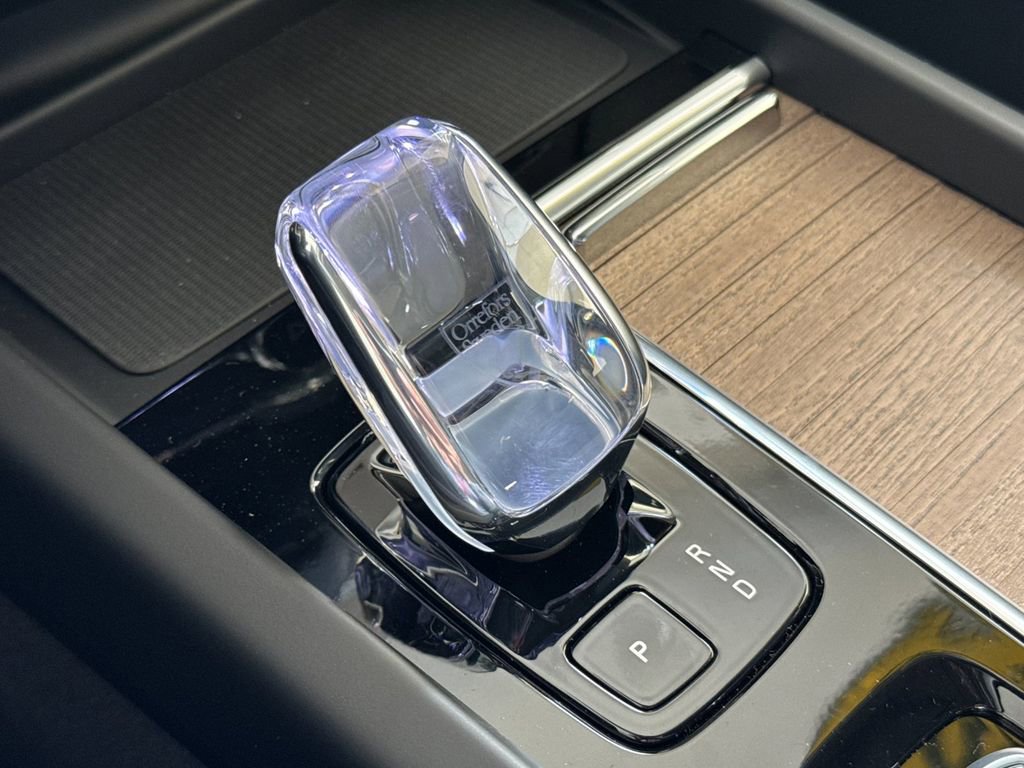 New 2026 Volvo XC60 B5 Plus w/ Climate Package image 21