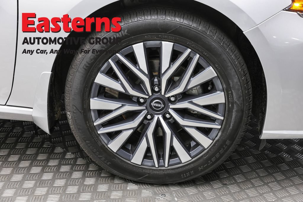 Used 2023 Nissan Altima 2.5 SV AWD/4WD image 31