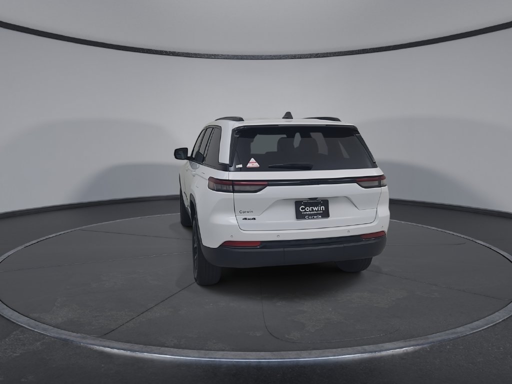 Certified 2025 Jeep Grand Cherokee Altitude AWD/4WD image 13