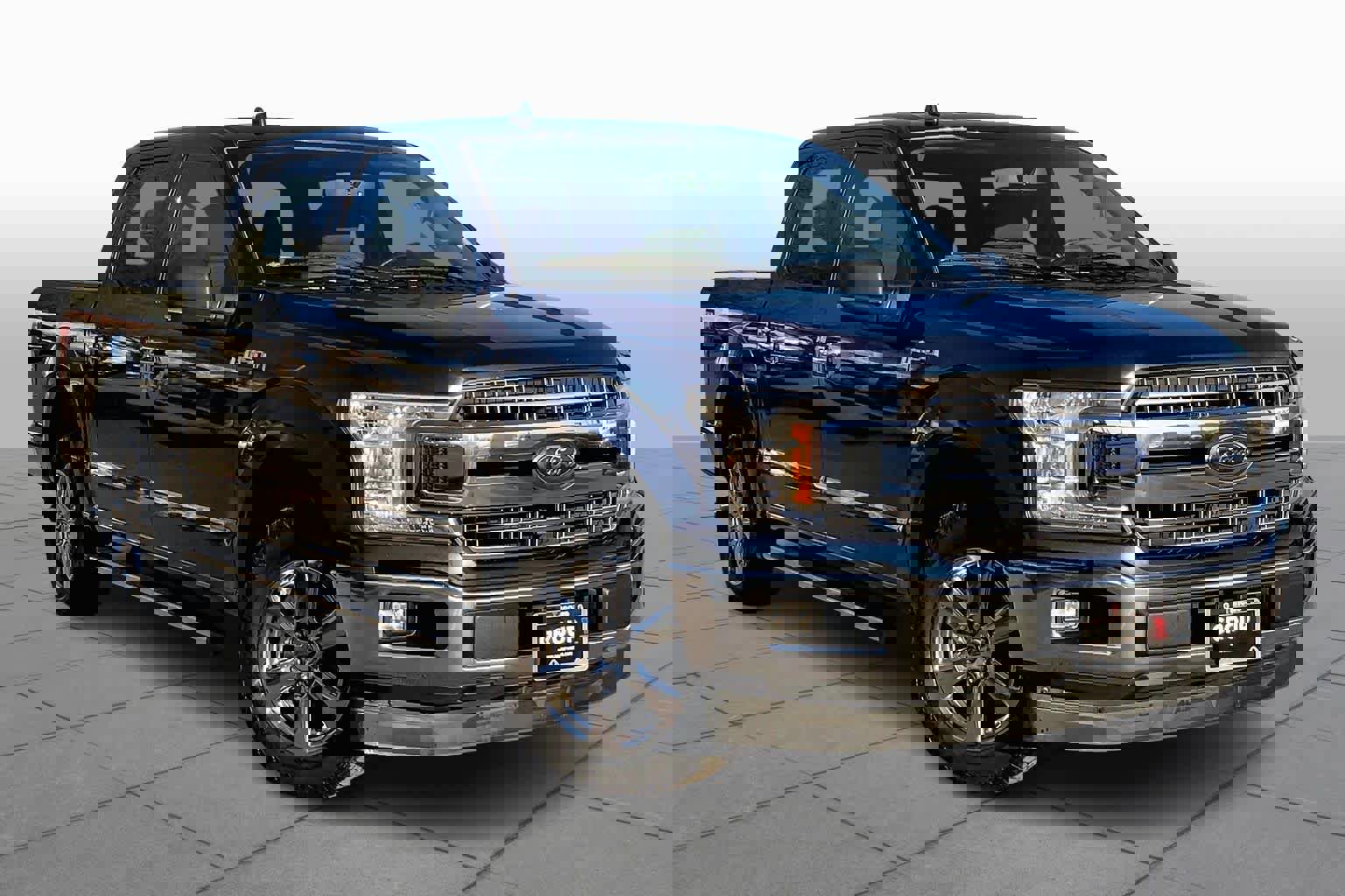 Used 2018 Ford F150 XLT w/ Equipment Group 302A Luxury image 3