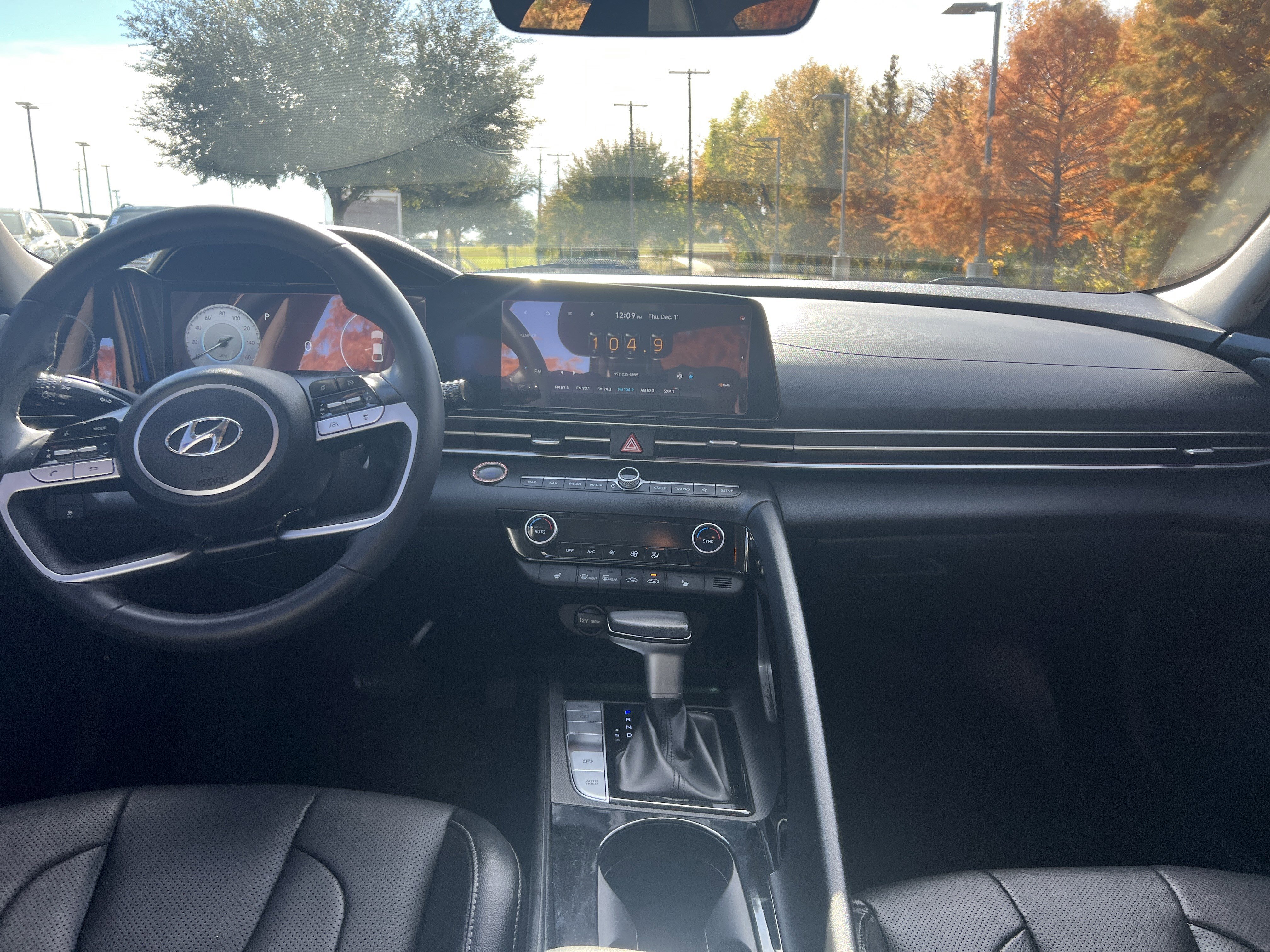 Used 2022 Hyundai Elantra Limited image 28