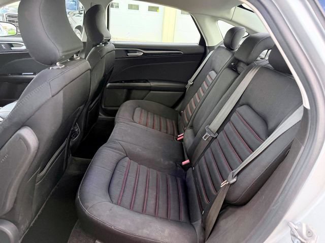 Used 2016 Ford Fusion SE AWD/4WD image 12