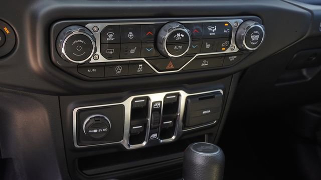 Used 2022 Jeep Wrangler Unlimited Sport image 23
