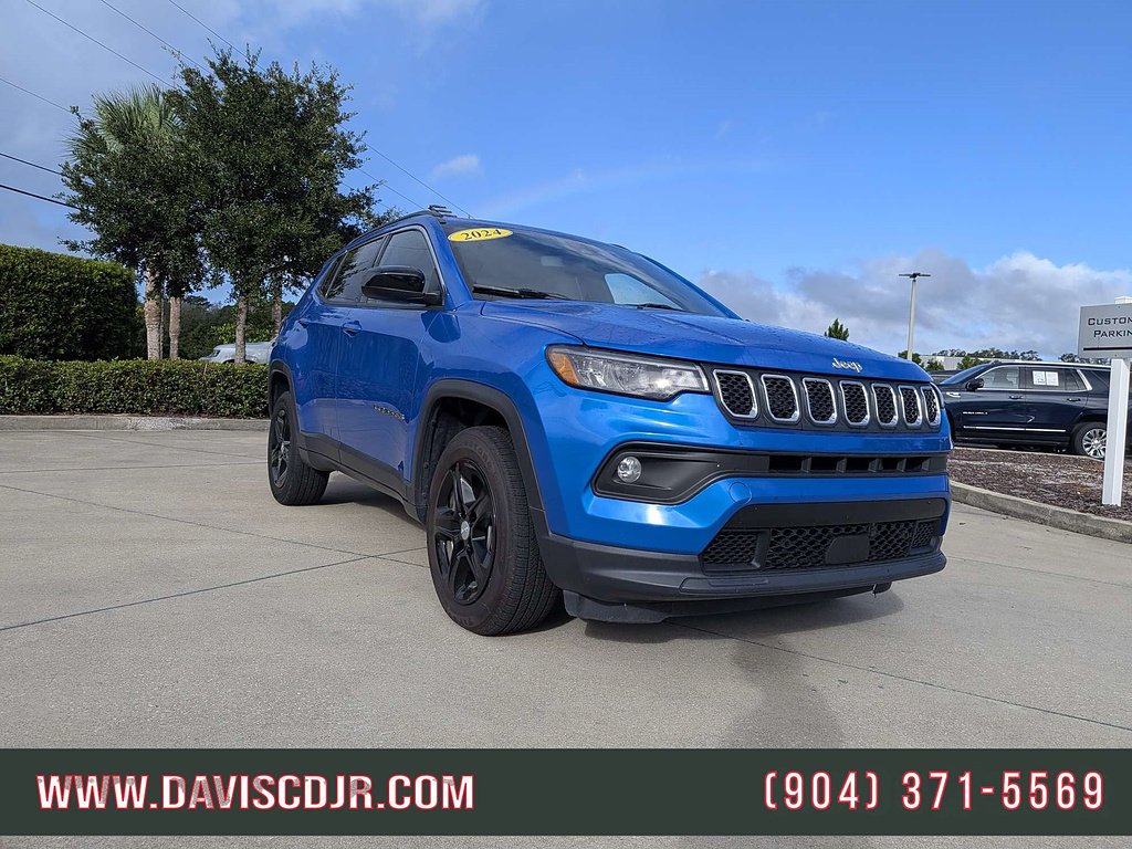 Certified 2024 Jeep Compass Latitude AWD/4WD image 2