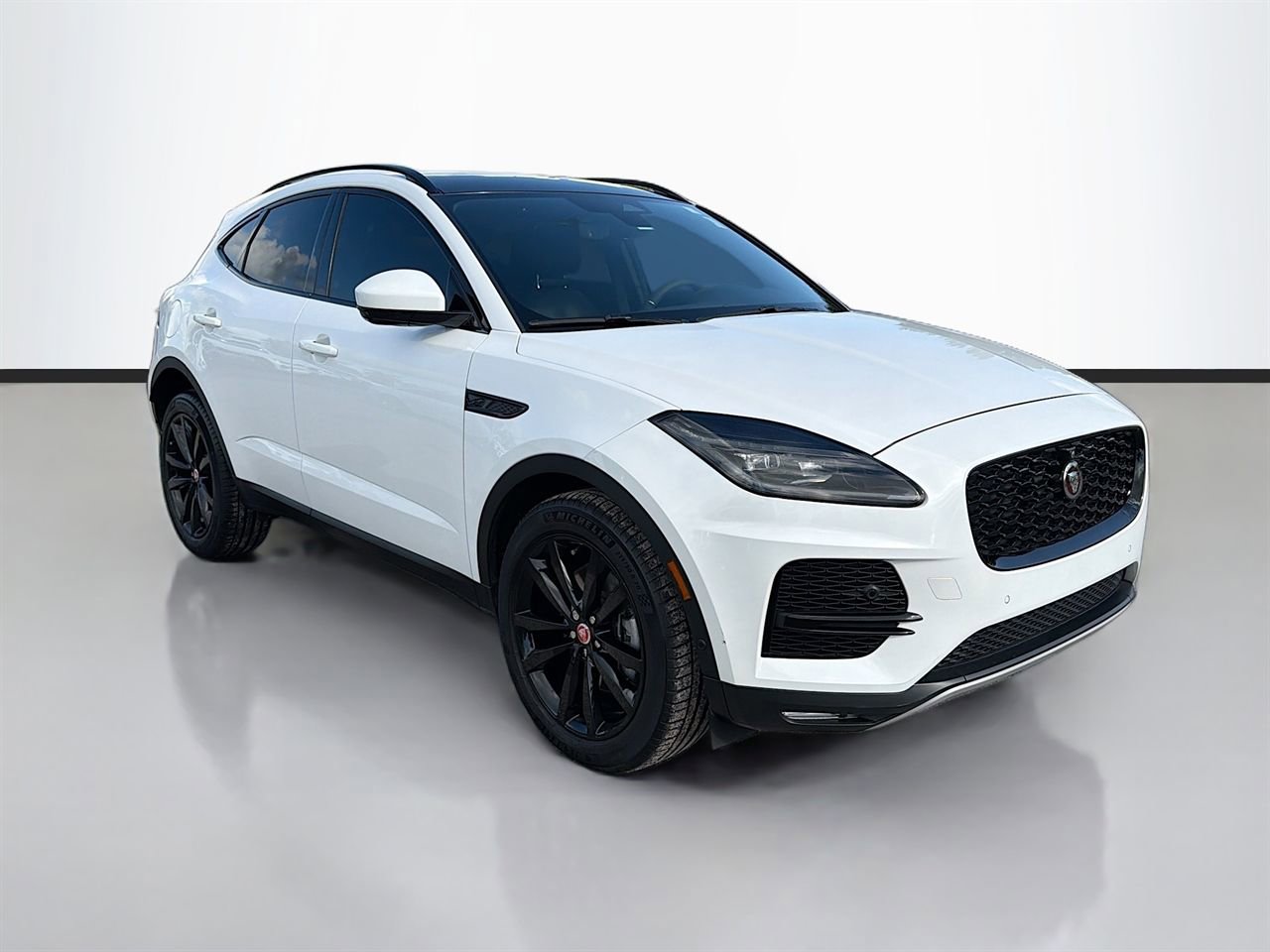 Used 2022 Jaguar E-PACE SE video 2