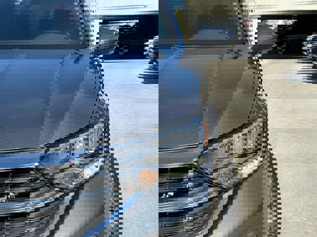 Used 2024 Volkswagen Jetta SE image 3