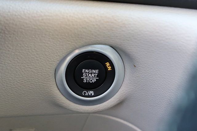 Used 2024 Chrysler Pacifica Limited image 35