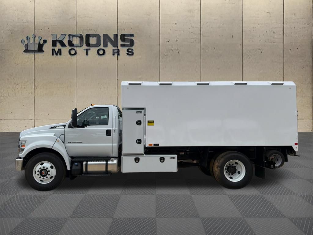 New 2027 Ford F750 2WD Regular Cab Super Duty image 4