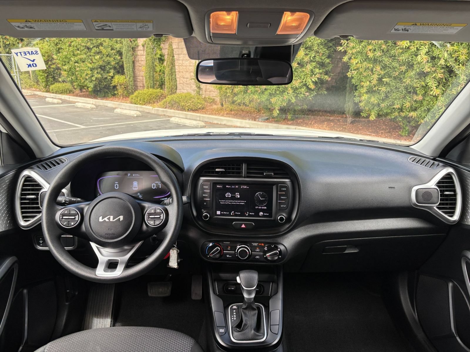 Used 2025 Kia Soul LX w/ LX Technology Package FWD image 31