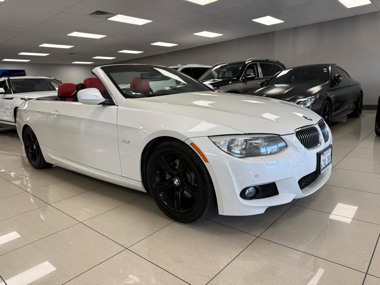 Used 2013 BMW 328i Convertible w/ M Sport Pkg image 2