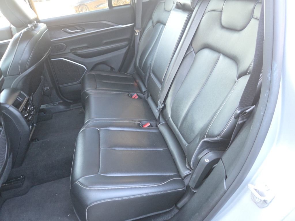 Used 2024 Jeep Grand Cherokee Limited 4xe image 13