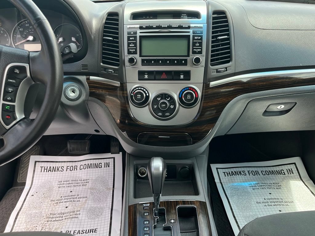 Used 2011 Hyundai Santa Fe SE FWD image 16