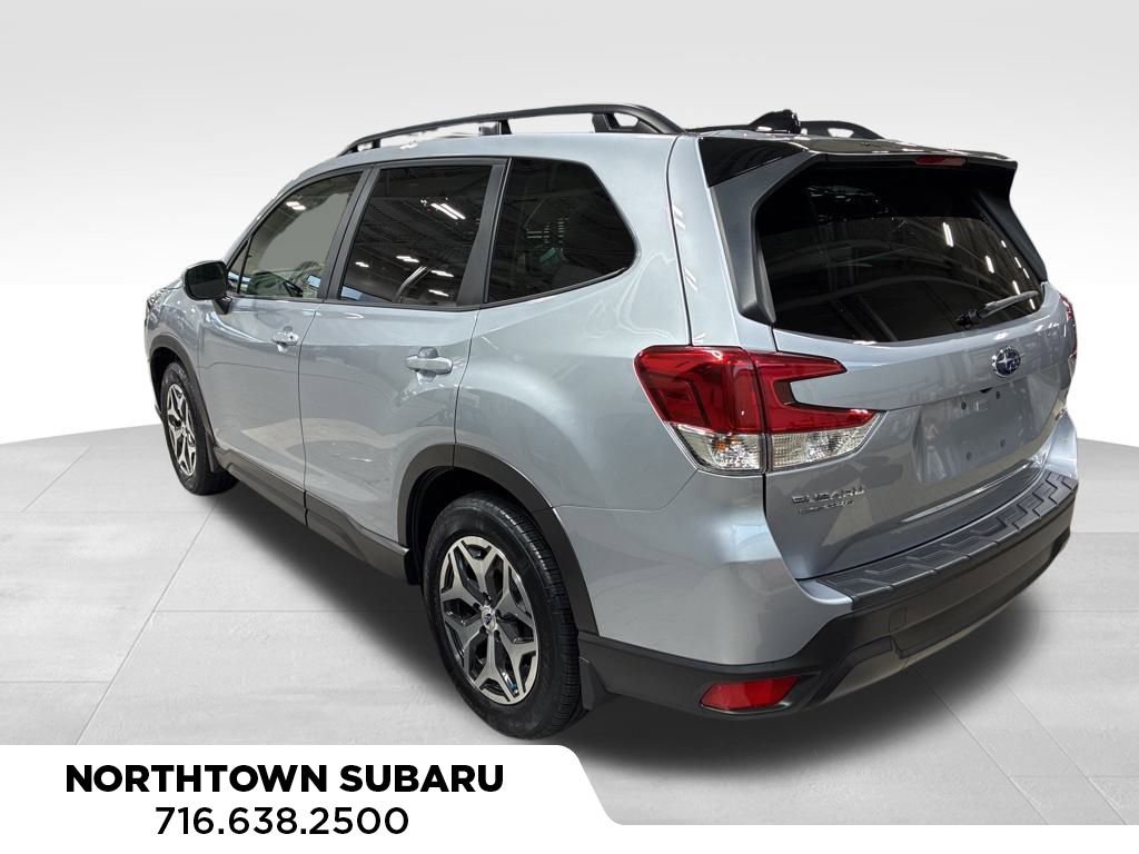 Used 2024 Subaru Forester Premium image 7