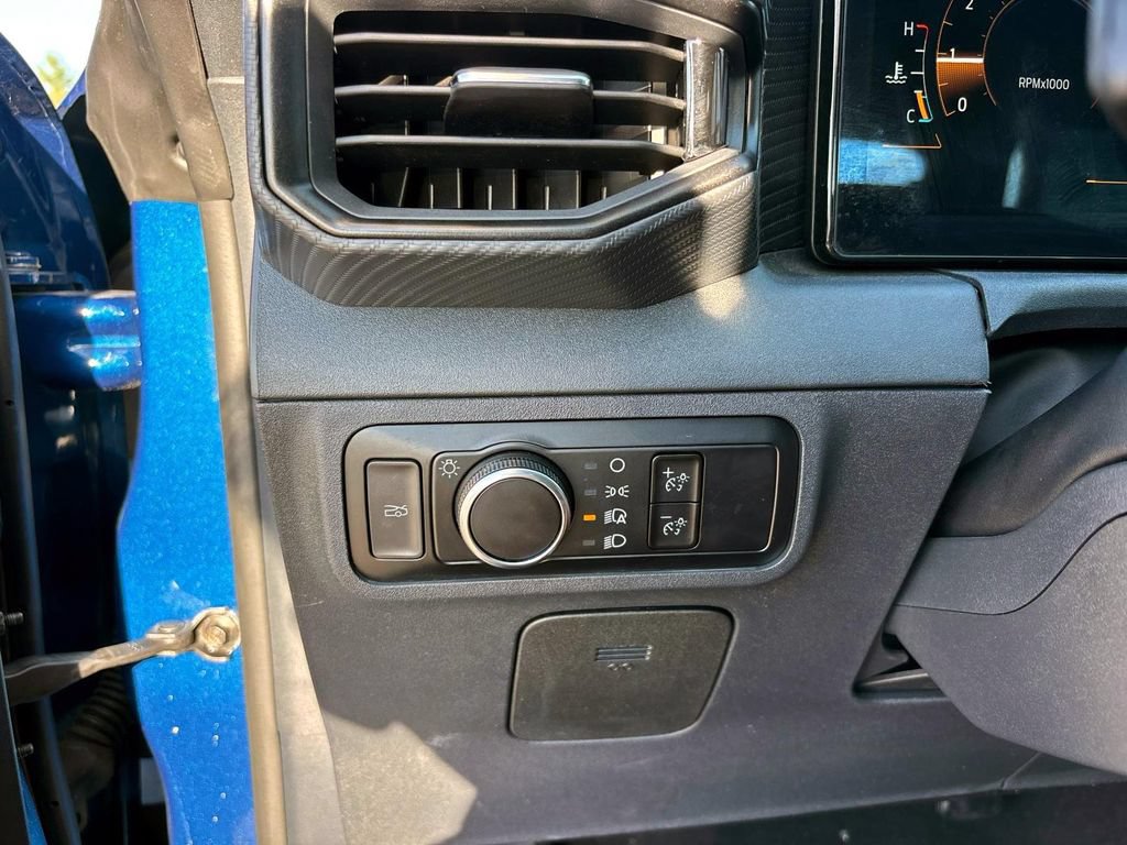 Used 2024 Ford Mustang Convertible RWD image 13