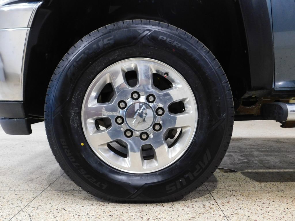 Used 2011 Chevrolet Silverado 2500 LT w/ Interior Plus Package AWD/4WD image 28