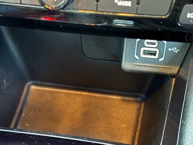 Used 2024 Jeep Compass Latitude image 18