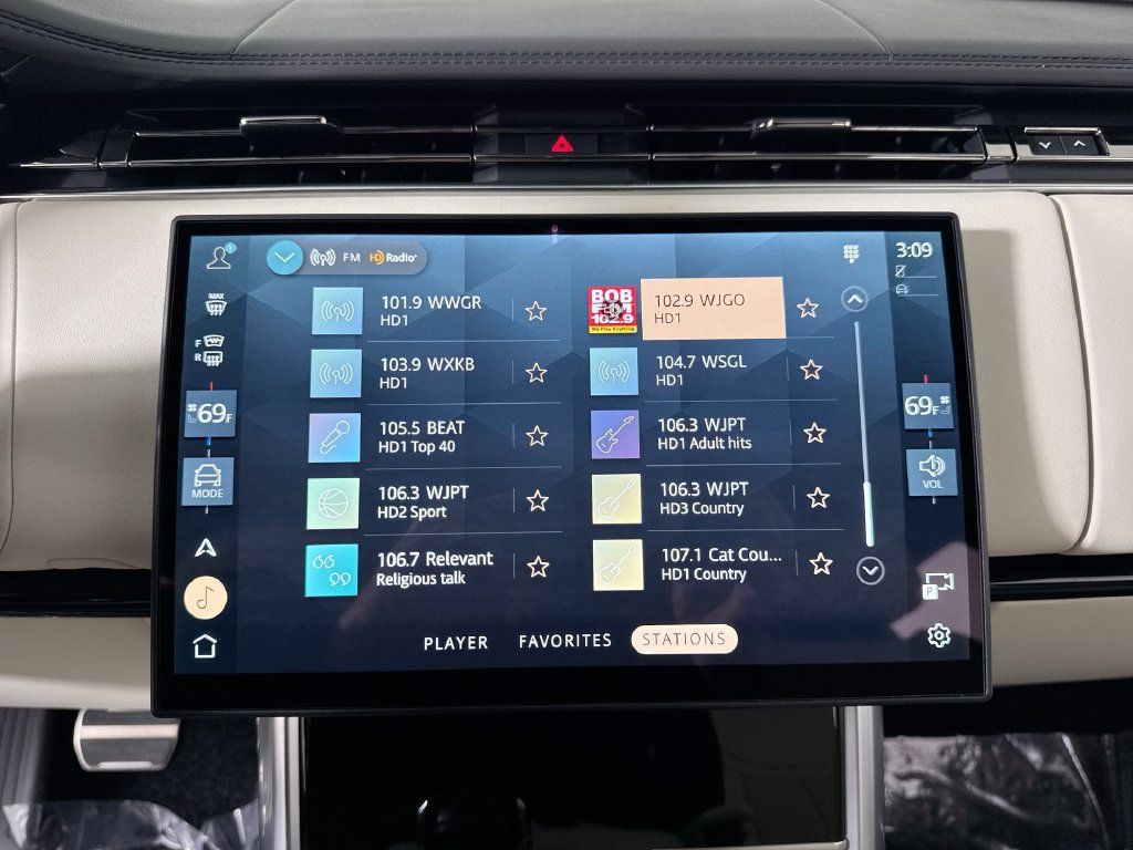 New 2026 Land Rover Range Rover SE AWD/4WD image 16