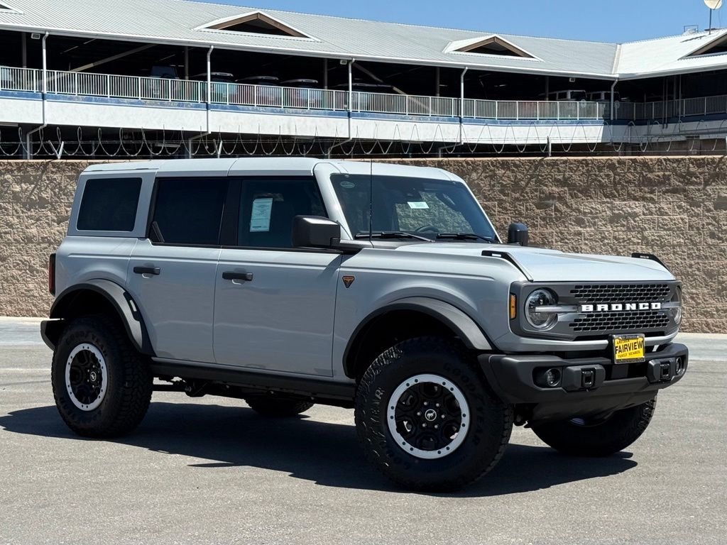 New 2026 Ford Bronco Badlands w/ Sasquatch Package