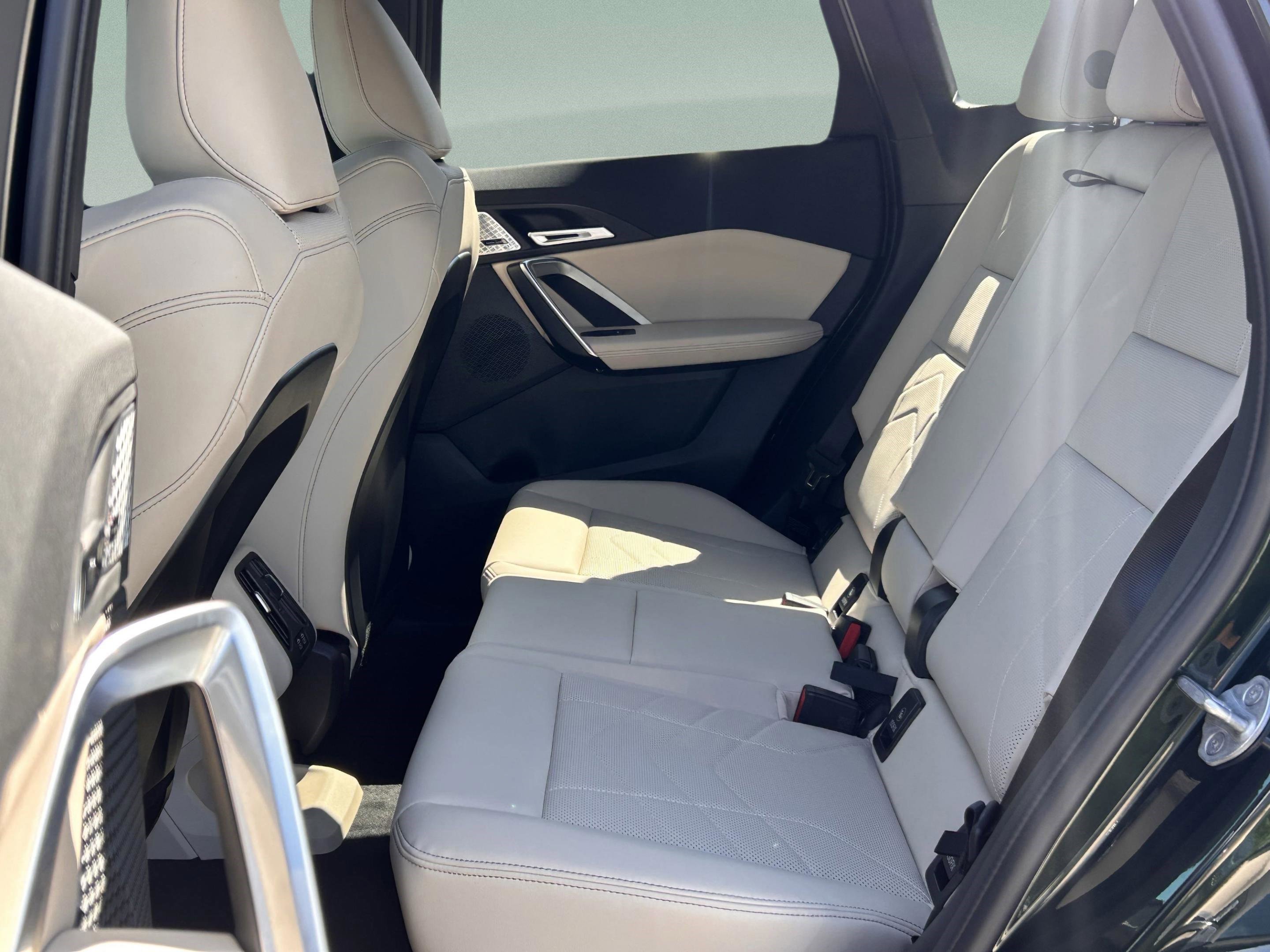 Used 2025 BMW X1 xDrive28i w/ Technology Package image 28