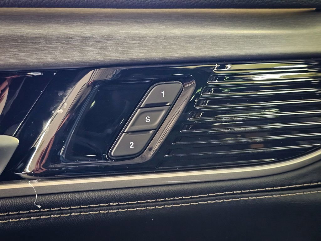 New 2026 Jeep Grand Wagoneer 4WD image 10