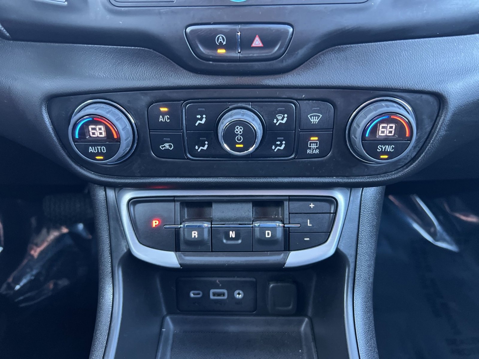 Used 2022 GMC Terrain SLE w/ Driver Convenience Package image 20