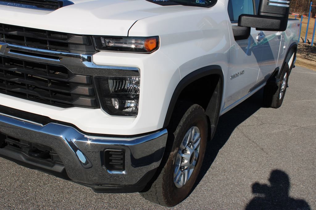 Used 2024 Chevrolet Silverado 2500 LT image 41