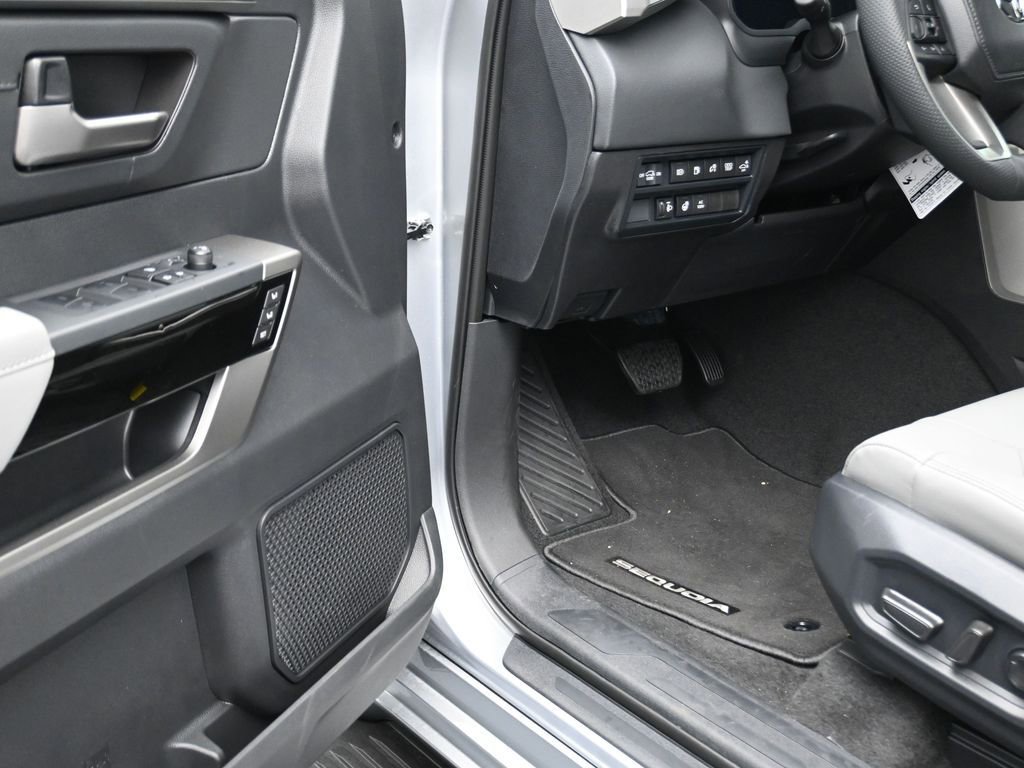 Used 2026 Toyota Sequoia Limited AWD/4WD image 9