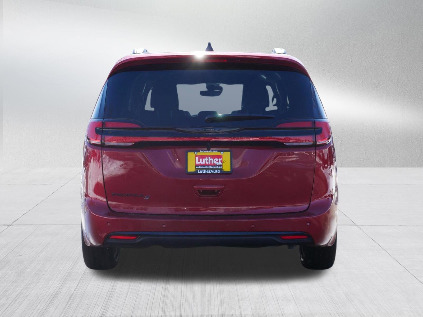 New 2026 Chrysler Pacifica Select FWD image 6