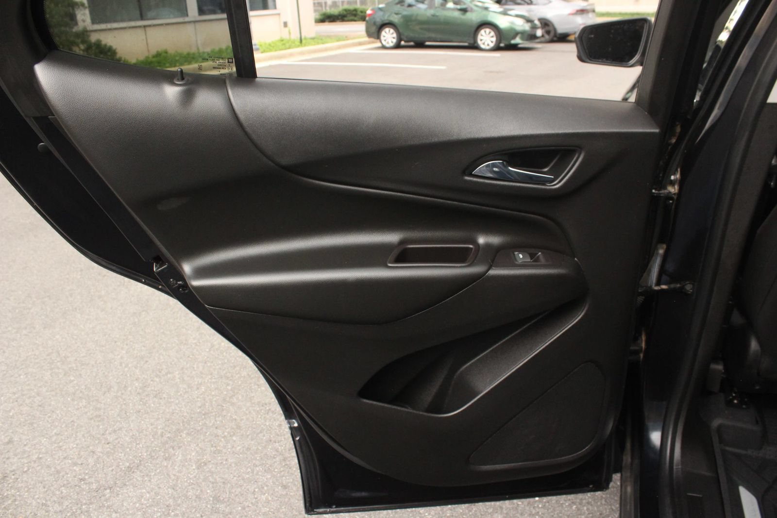 Used 2020 Chevrolet Equinox LT w/ LPO, Floor Liner Package AWD/4WD image 21