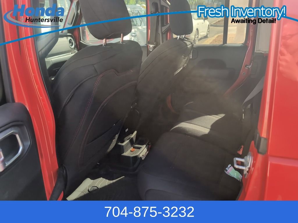 Used 2020 Jeep Wrangler Unlimited Sahara image 13