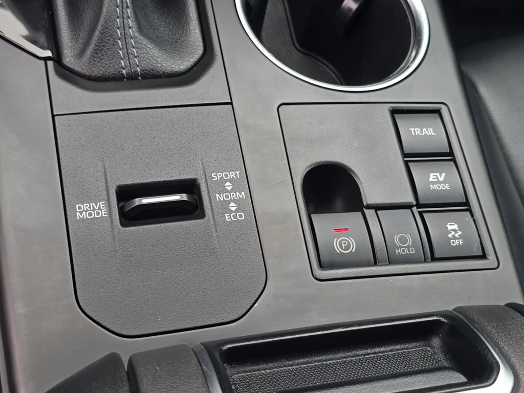 Used 2023 Toyota Highlander XLE AWD/4WD image 29