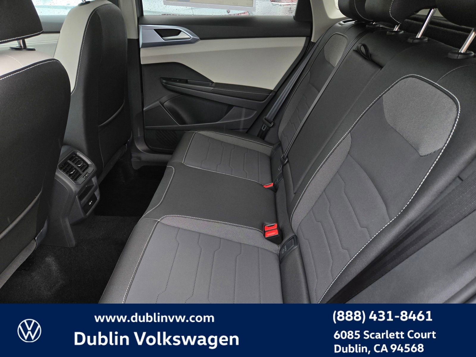 New 2025 Volkswagen Taos SE image 10