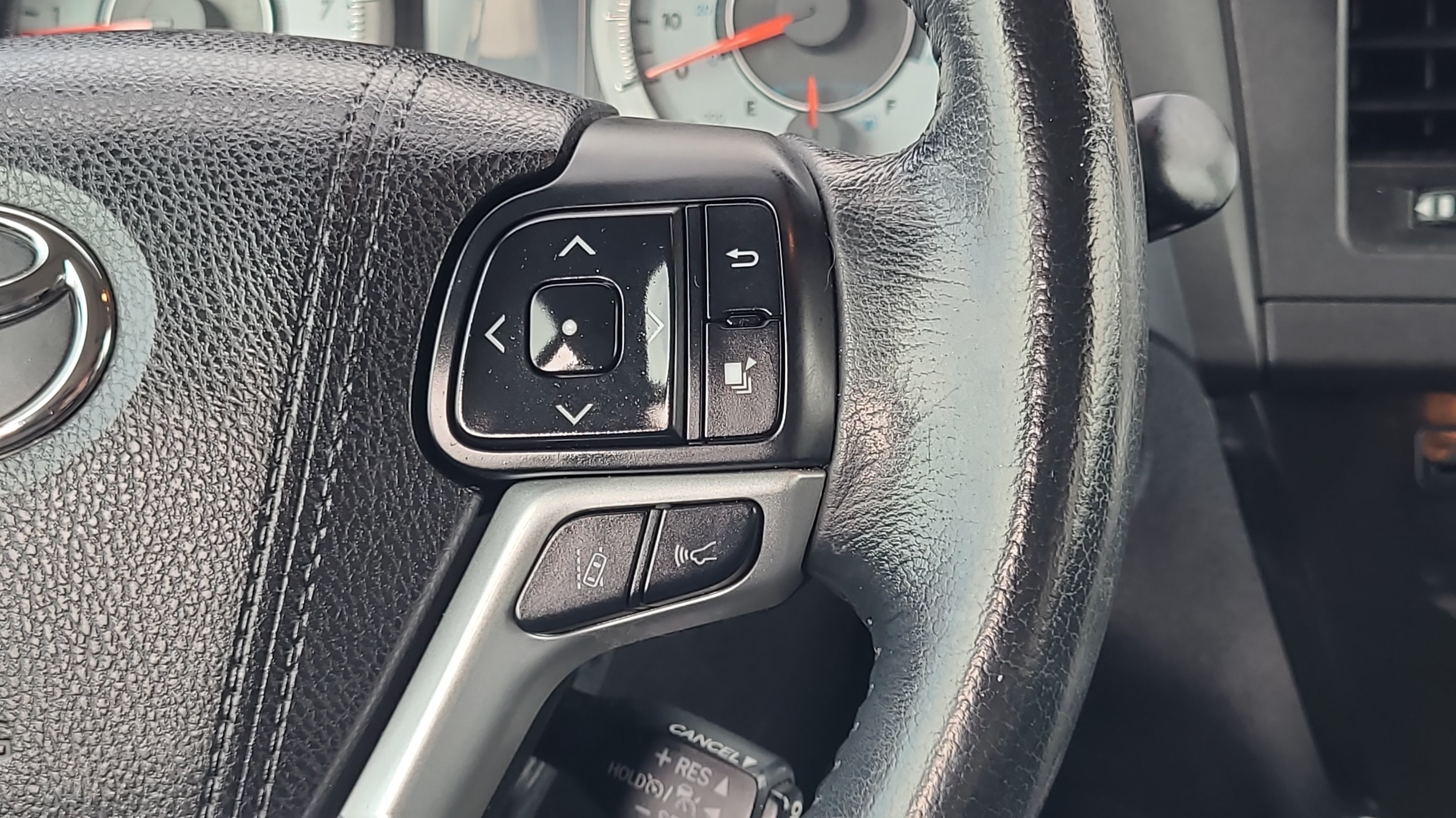 Used 2018 Toyota Sienna SE w/ SE Preferred Package FWD image 13