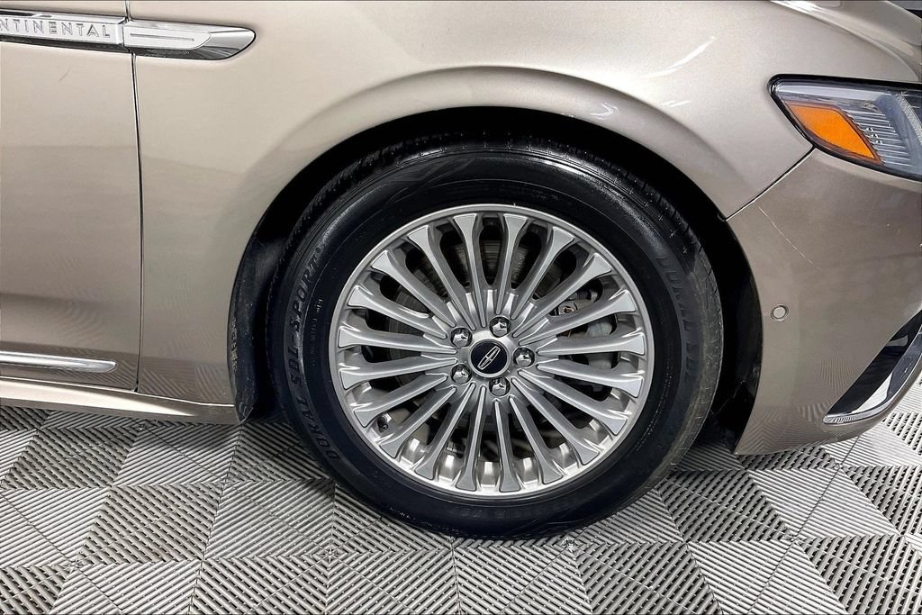 Used 2019 Lincoln Continental Reserve AWD/4WD image 10