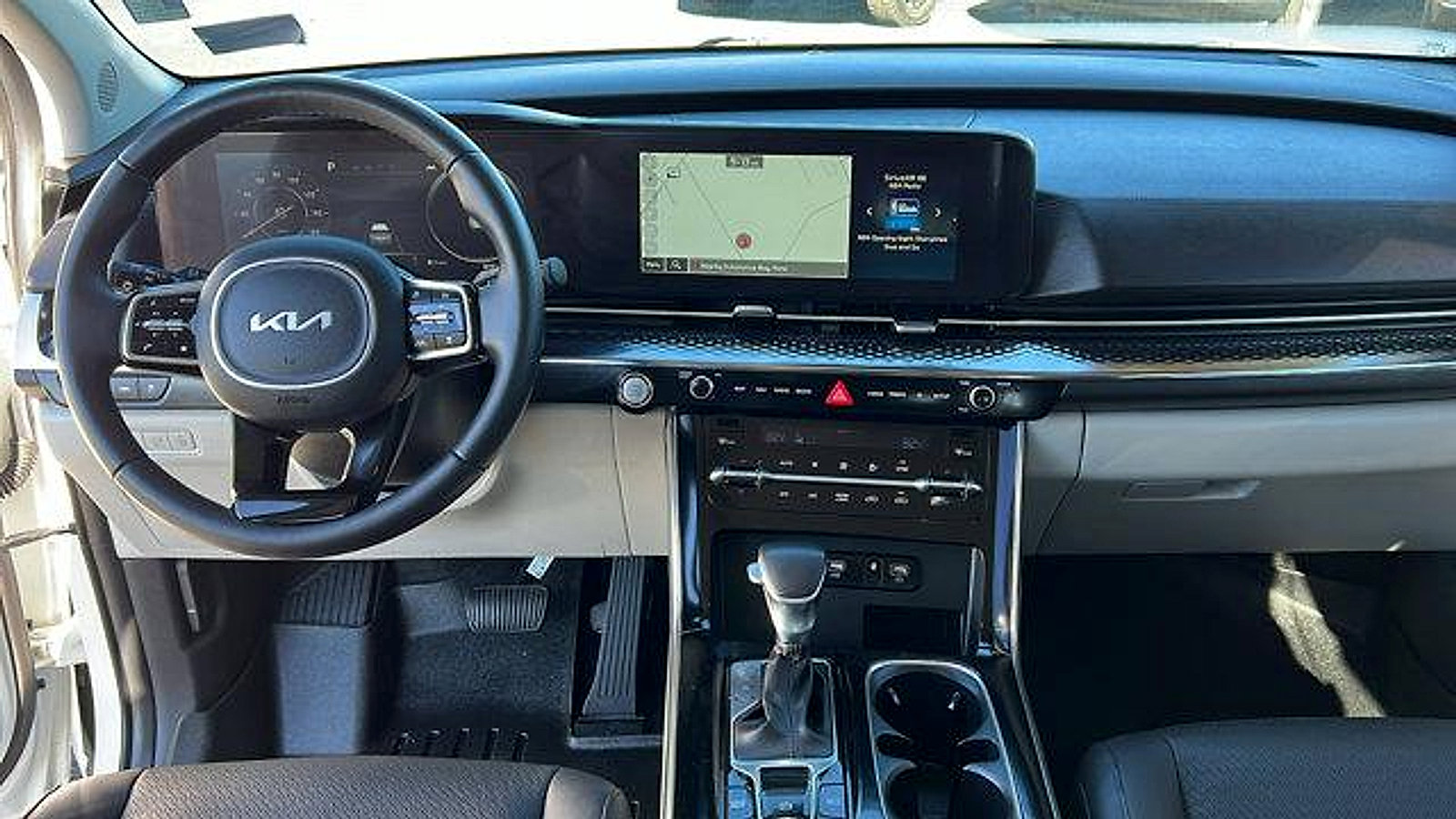 Used 2023 Kia Carnival SX Prestige image 15