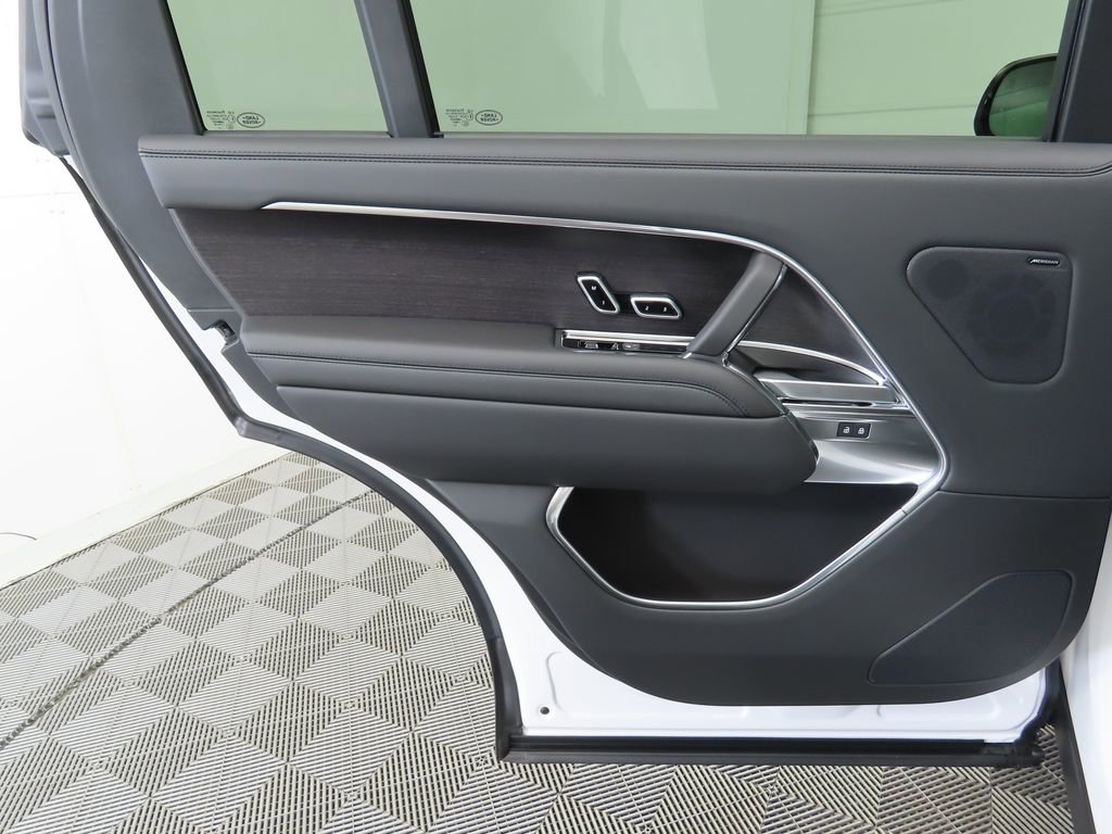 New 2025 Land Rover Range Rover Long Wheelbase SE image 26