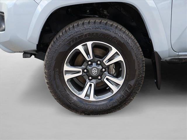 Used 2019 Toyota Tacoma TRD Sport AWD/4WD image 28