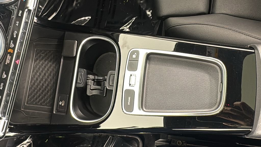 Used 2025 Mercedes-Benz CLA 250 4MATIC image 29
