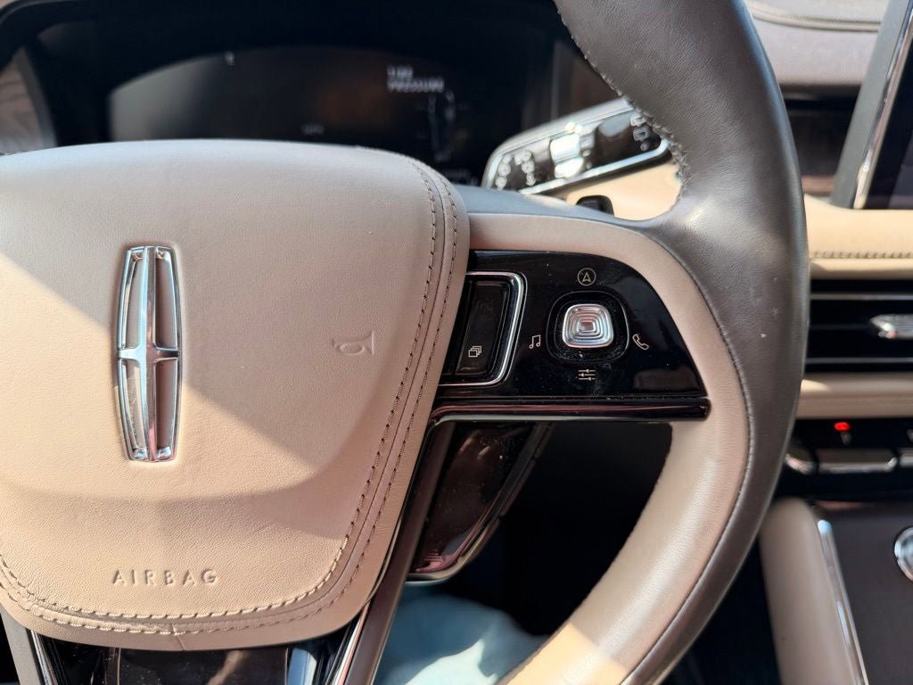 Used 2020 Lincoln Aviator Reserve w/ Equipment Group 202A AWD/4WD image 16