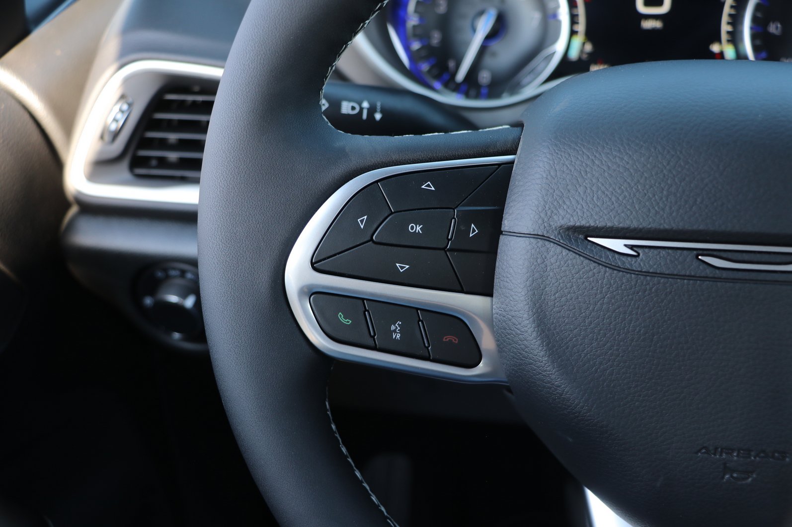 New 2027 Chrysler Pacifica LX FWD image 18