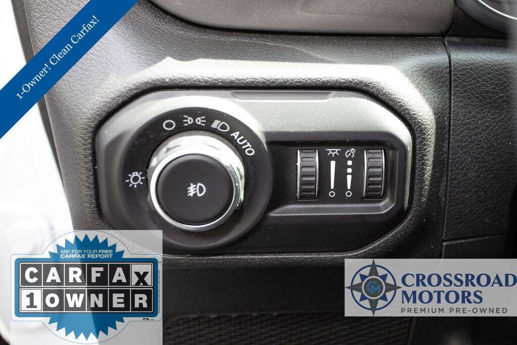 Used 2019 Jeep Wrangler Unlimited Sahara w/ Safety Group image 18