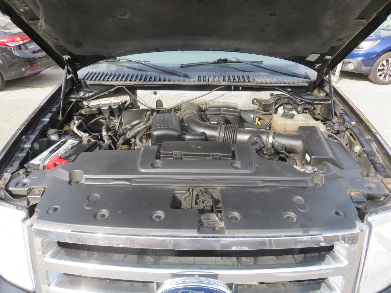Used 2014 Ford Expedition EL XLT w/ Equipment Group 202A AWD/4WD image 39