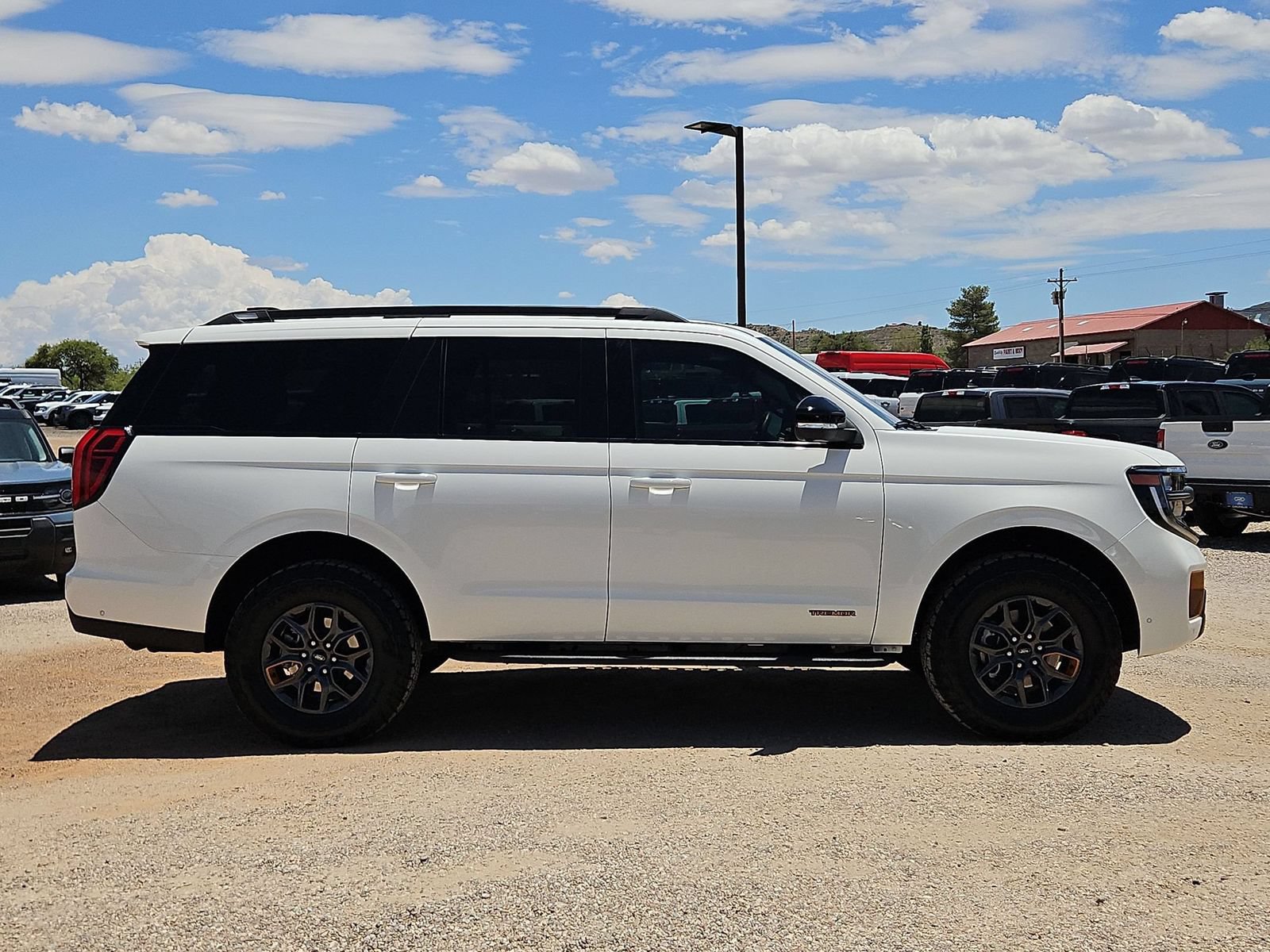 Used 2025 Ford Expedition Tremor AWD/4WD image 4