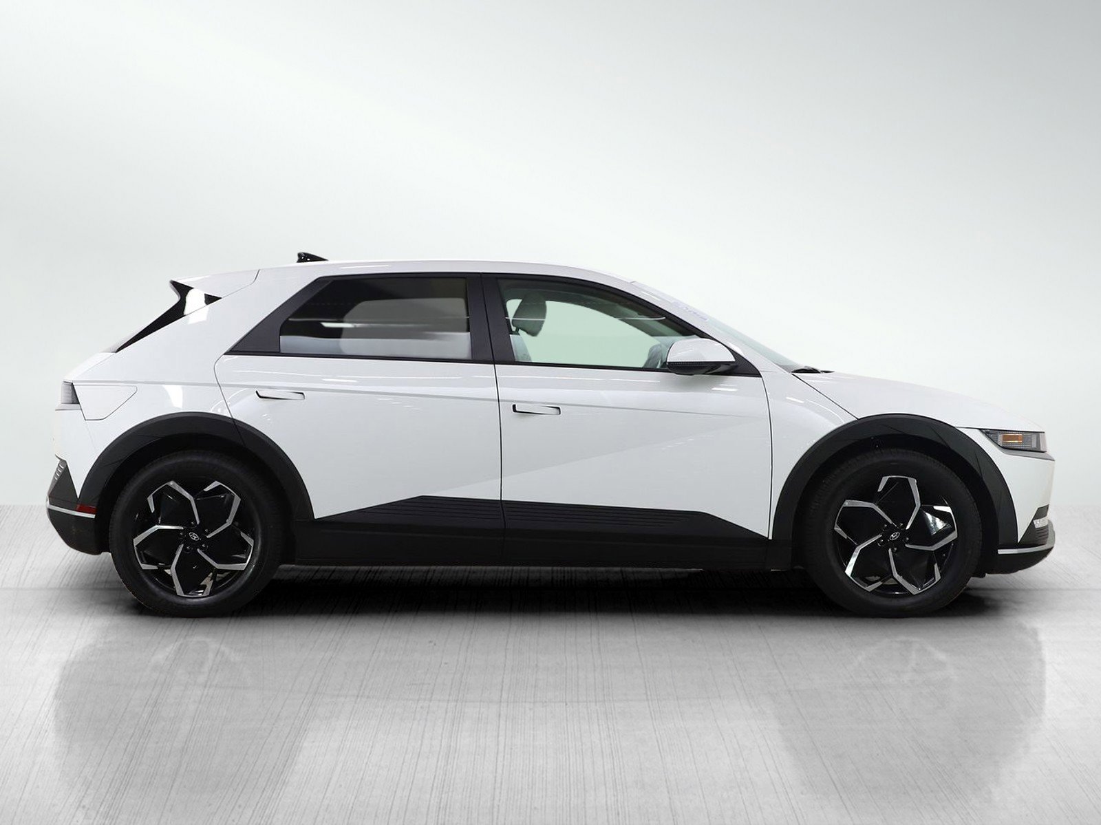 Used 2023 Hyundai Ioniq 5 SEL image 6