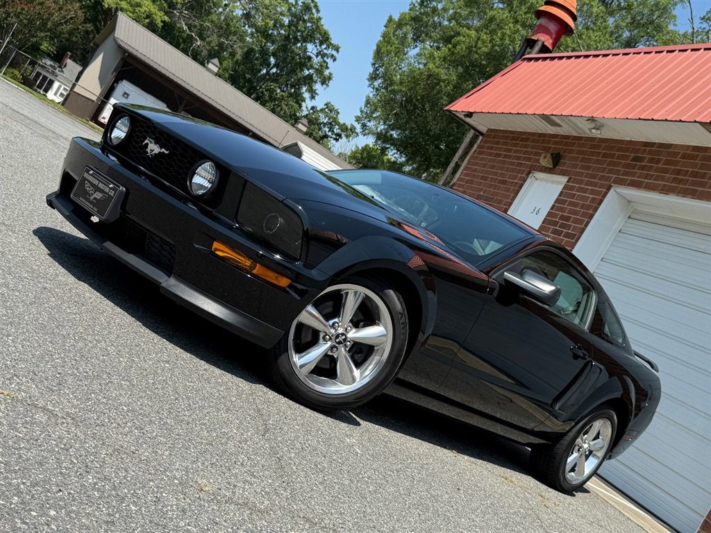 Used 2009 Ford Mustang GT image 4
