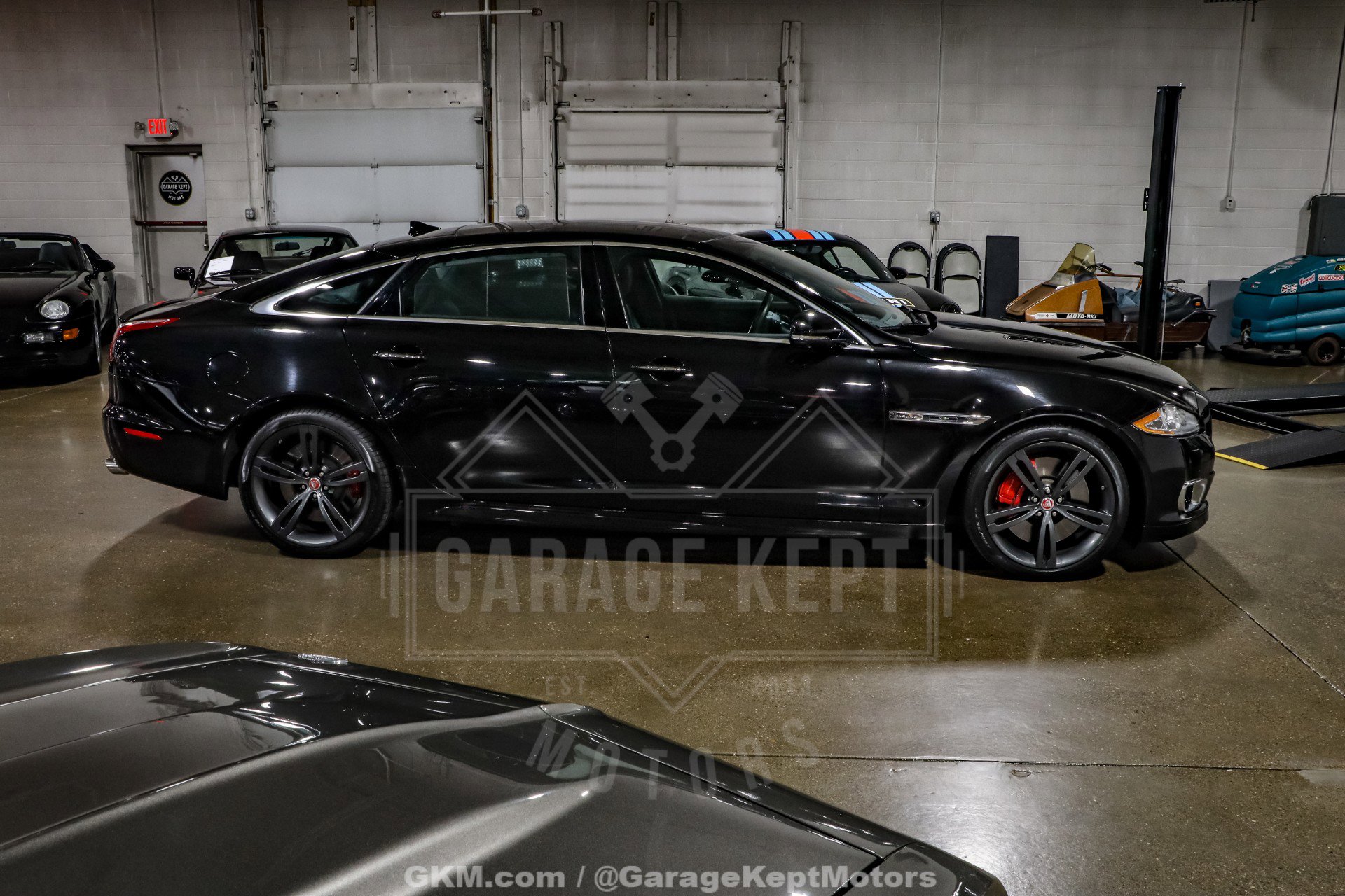 Used 2015 Jaguar XJ R LWB image 10