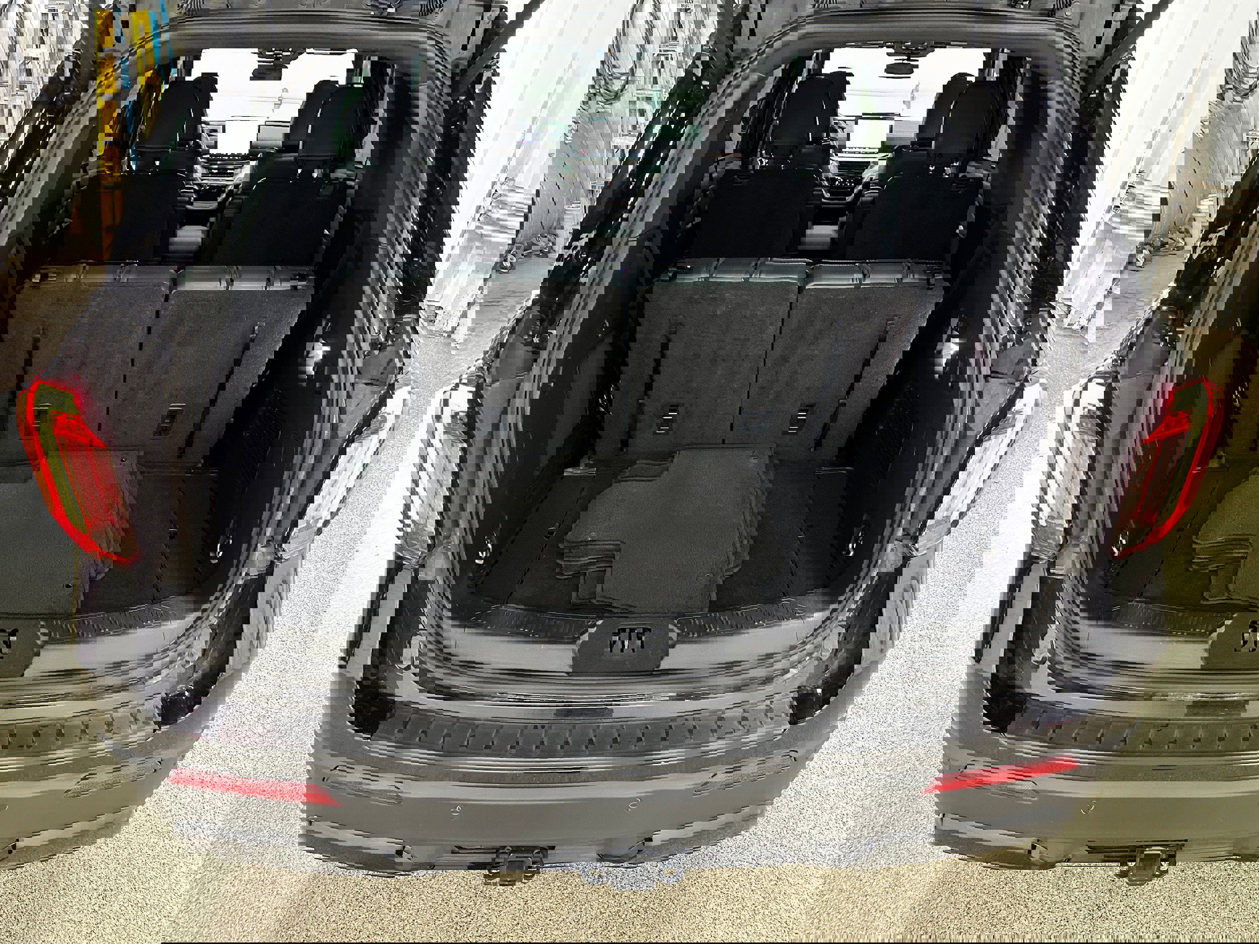 Certified 2025 Ford Explorer ST-Line image 28